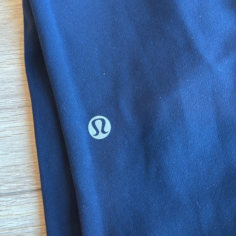 LULULEMON Bright Blue Teal & Navy Reversible Workout Cropped Leggings - Picture 6 of 7